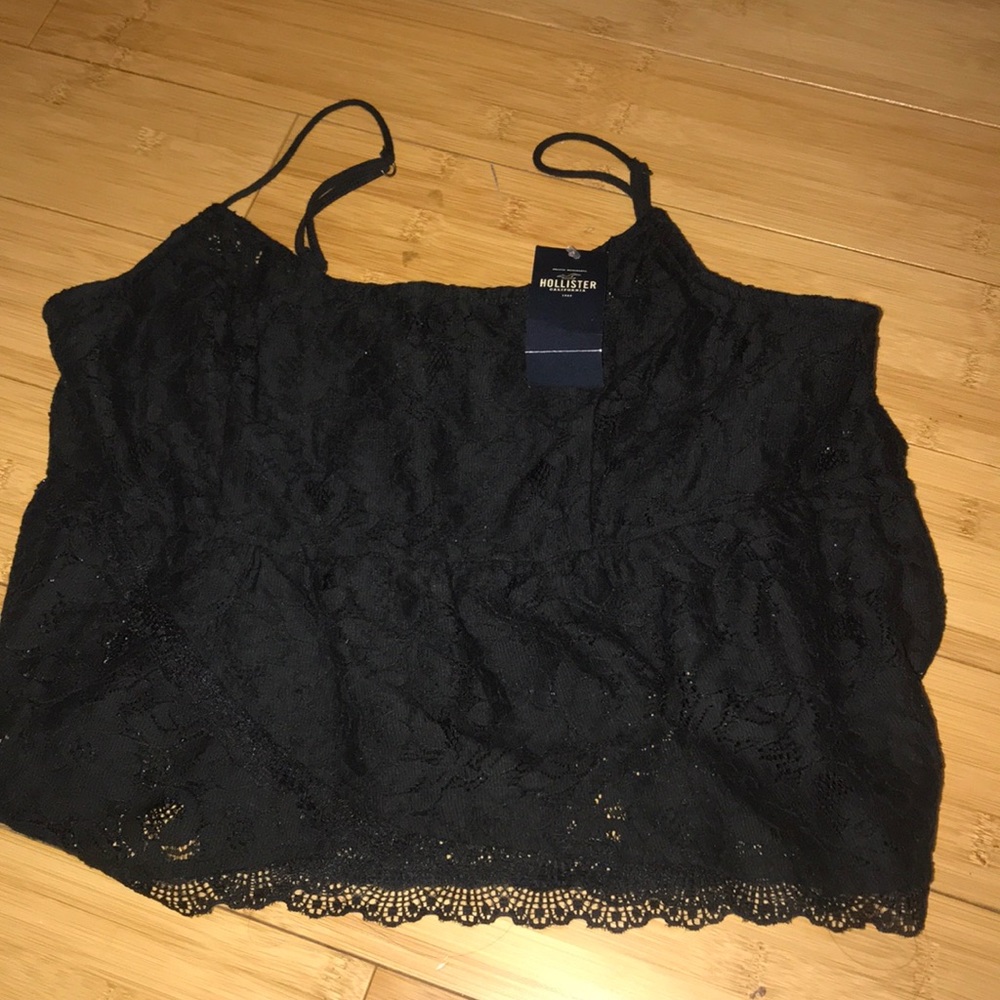Hollister beautiful laced cropped top